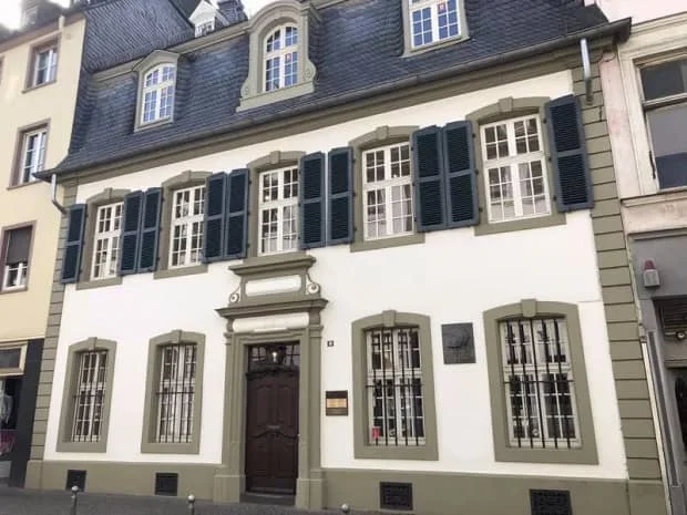 参观马克思故居