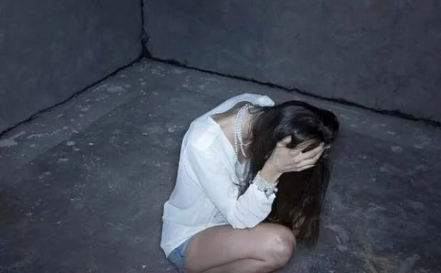 自愿堕落的性病少妇令人惋惜