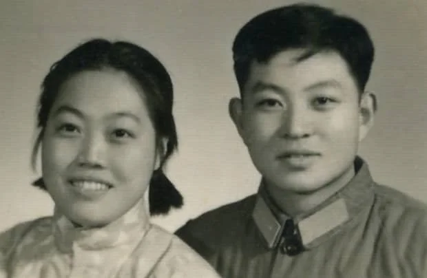 结婚俭朴生活幸福