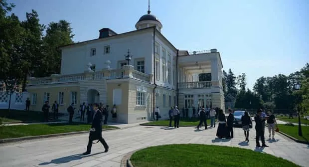 中共一大至九大会议旧址回眸