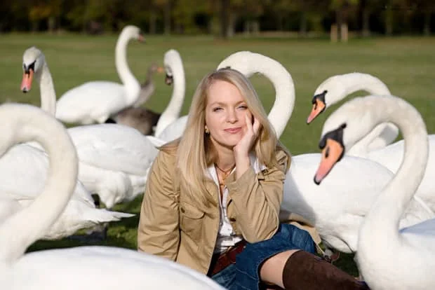 顺境善待别人，逆境善待自己