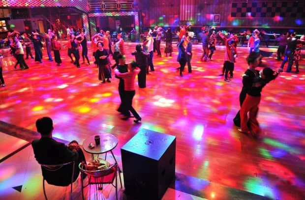 中国人的爱舞情结